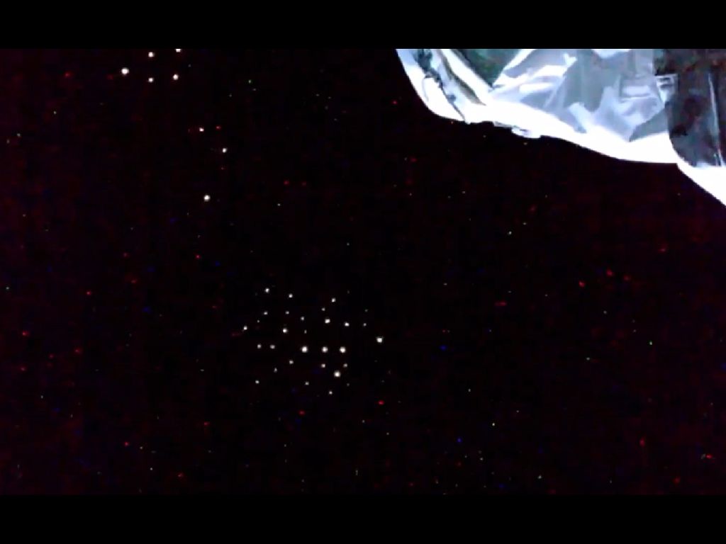 Penampakan Cahaya Aneh di Belakang ISS Dikira UFO, Ternyata...