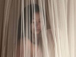 Mayang Sary Foto Topless Tertutup Kain Tipis