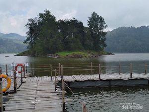 Foto: Manjakan Mata dengan Keindahan Alam Situ Patenggang Foto: Manjakan Mata dengan Keindahan Alam Situ Patenggang