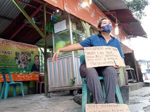 Curhat Pedagang di Medan Sepi Pembeli Saat PPKM: Beli Kak, Selamatkan 3 Nyawa