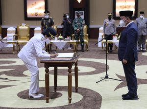 Gubernur Kalteng Lantik Bupati Pulang Pisau, Minta Sukseskan Vaksinasi