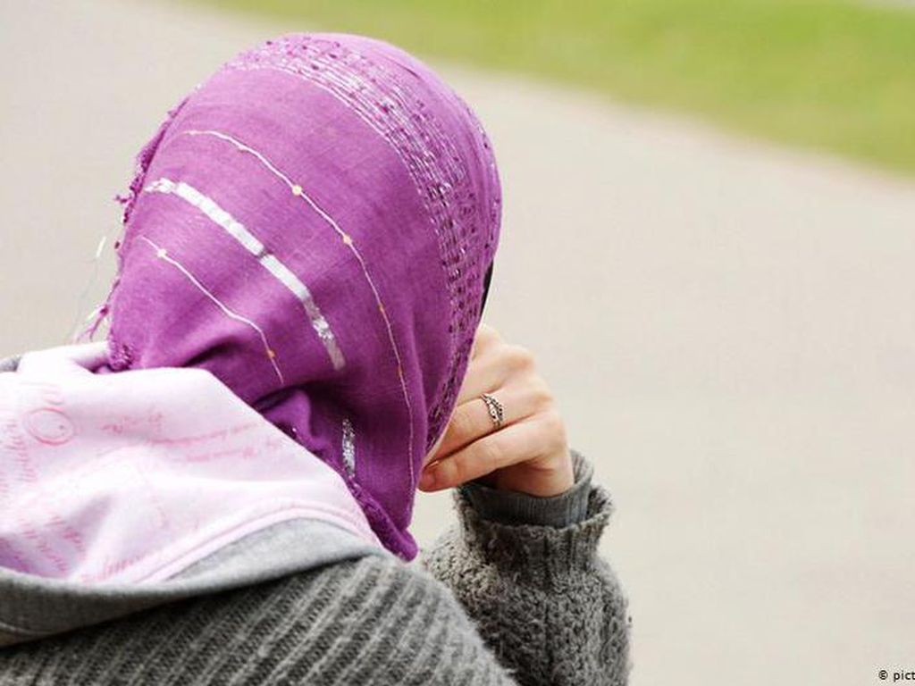 Pengadilan Uni Eropa Izinkan Larangan Jilbab di Tempat Kerja dengan Syarat