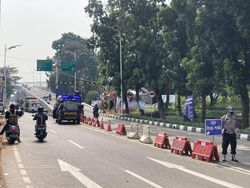 Penyekatan PPKM Darurat di Lenteng Agung Lengang Siang Ini