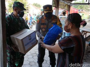 Pelaku UMKM di Mojokerto yang Terdampak PPKM Darurat Digelontor Bantuan Pelaku UMKM di Mojokerto yang Terdampak PPKM Darurat Digelontor Bantuan