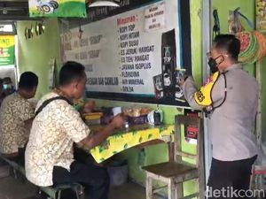 Begini Cara Polisi Pacitan Tegakkan Aturan PPKM Darurat Begini Cara Polisi Pacitan Tegakkan Aturan PPKM Darurat