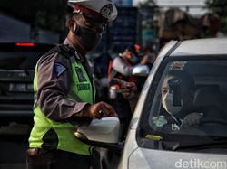Polisi: Mobilitas Warga di 100 Titik Penyekatan DKI Turun hingga 50 Persen