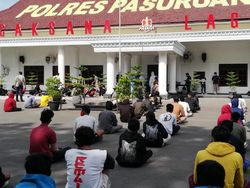 Ratusan Remaja yang Bikin Onar di Kota Pasuruan Jalani Swab Antigen