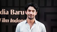 7 Artis Ini Punya Pekerjaan Lain Sebelum Terkenal, Jadi OB sampai Jaga Makam