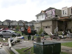 Rumah Rusak-Mobil Terbalik Dihempas Tornado di Ontario Kanada