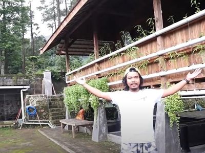 7 Potret Rumah Dodit Mulyanto di Tengah Hutan, Disebut Berhantu