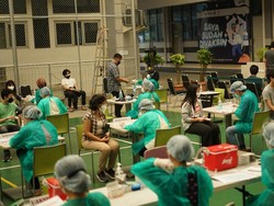 Vaksinasi Berbayar Dikritik, Kini Dibatalkan Jokowi