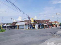 18 Ruas Jalan di Klaten Disekat, Termasuk Jalur Truk Angkut Galian C