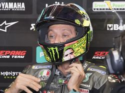 Valentino Rossi Lagi-lagi Kena Semprot Marco Lucchinelli