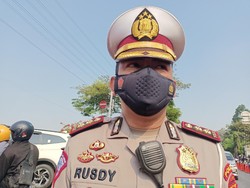 Polisi Tak Lagi Sekat Warga di Flyover Pesing Jakbar: Susah Putar Balik