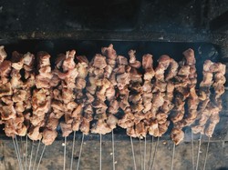 Cara Bikin Sate Kambing Empuk dan Tidak Bau Prengus ala 3 Chef