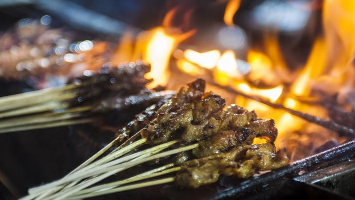 Cara Bikin Sate Kambing Empuk dan Tidak Bau Prengus ala 3 Chef