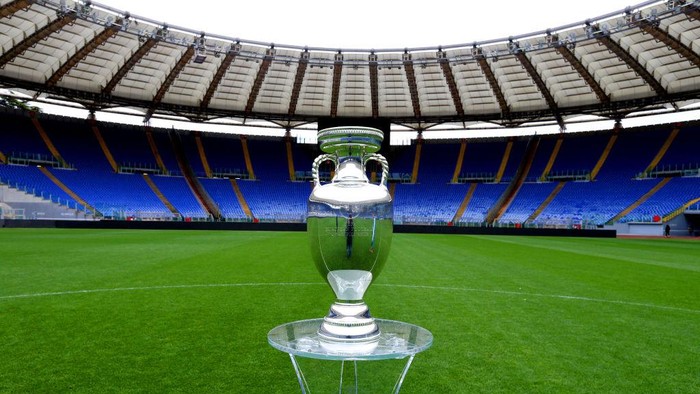ROME, ITALY - APRIL 20:  A general view of the UEFA Euro 2020 Trophy at Stadio Olimpico during the UEFA Euro 2020 Trophy Tour of Rome on April 20, 2021 in Rome, Italy.  (Photo by Paolo Bruno/Getty Images)