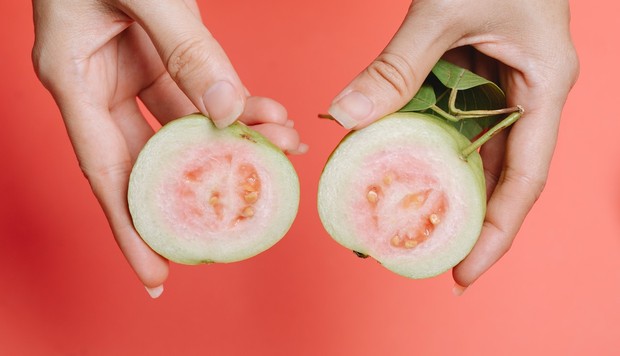 vitamin C jambu biji dapat mendorong pertumbuhan rambut panjang