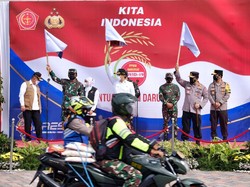 Polri Distribusikan Bansos 2.500 Ton Beras dan 70 Ribu Paket Sembako di Jatim