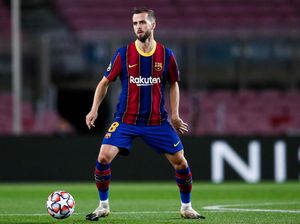 Maaf Barcelona, Mourinho Nggak Butuh Pjanic