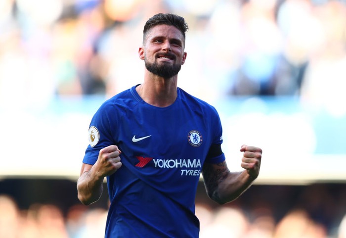 LONDON, ENGLAND - MAY 06:  Olivier Giroud of Chelsea celebrates at the full time whistle after the Premier League match between Chelsea and Liverpool at Stamford Bridge on May 6, 2018 in London, England.  (Photo by Clive Rose/Getty Images)