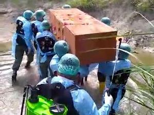 Begini Perjuangan Tim Pemulasara Jenazah COVID-19 di Bojonegoro