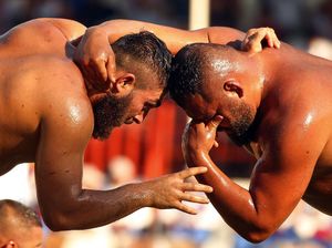 Serunya Kejuaraan Gulat Minyak di Turki