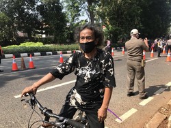 Cerita Pesepeda Tak Kena Penyekatan di Pos PPKM Darurat Lenteng Agung