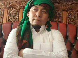 Ustaz Busthomi Bicara Dukun Santet & Sensasi Sawer Duit Youtuber