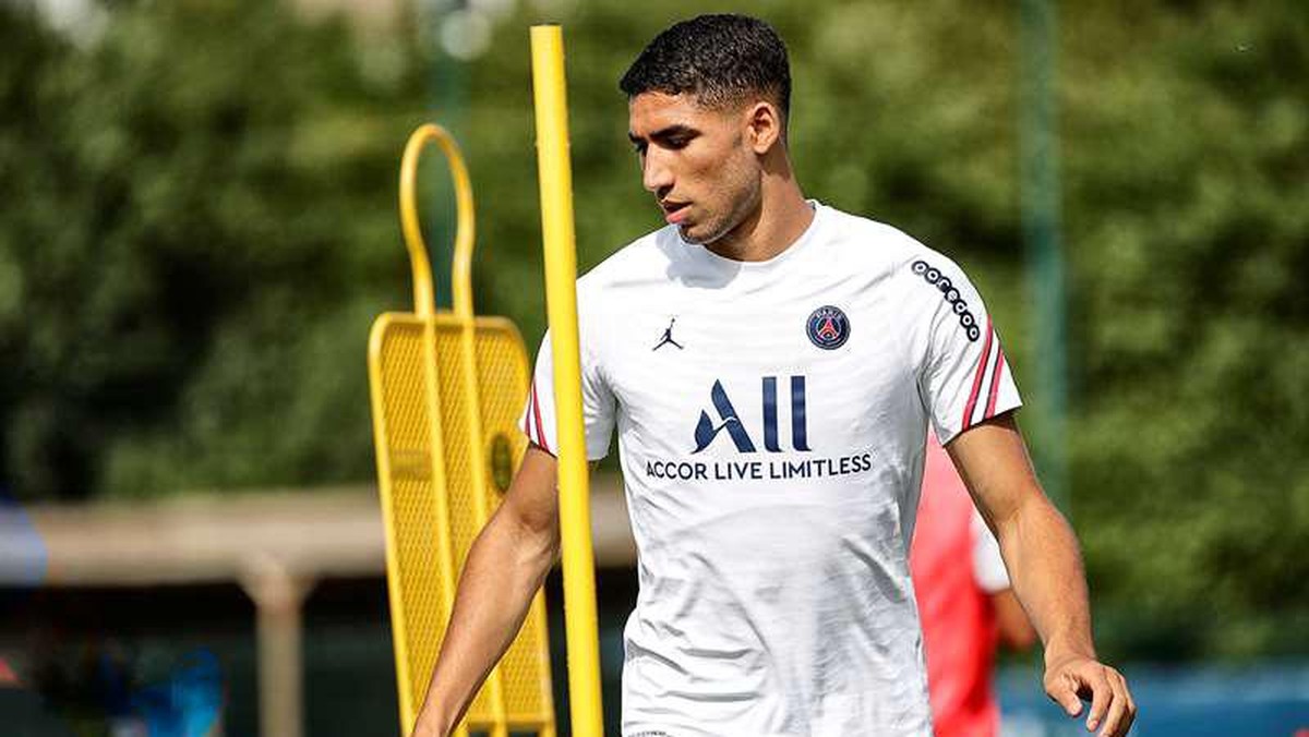 Achraf Hakimi saat berlatih bersama PSG. Foto: PSG