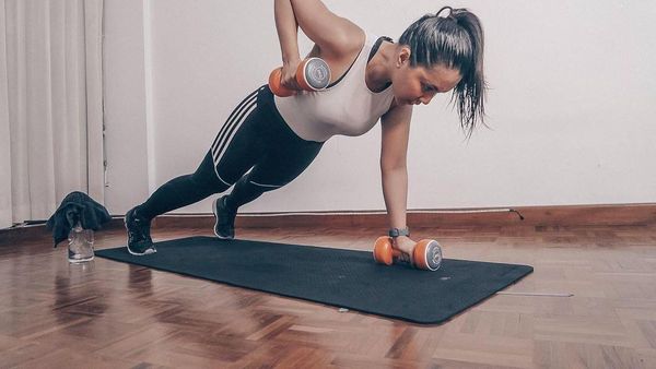 10 Foto Artis Berusia di Atas 40 yang Dianggap Body Goals, Rajin Olahraga