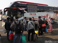 Begini Ramainya Terminal Bekasi Jelang Idul Adha