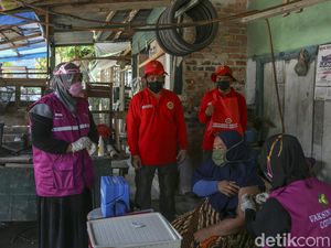 Gencar Vaksinasi COVID-19, BINDA Riau Suntik Vaksin Door to Door