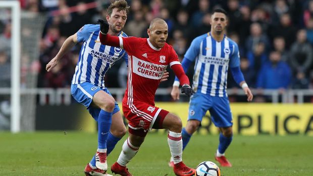 MIDDLESBROUGH, ENGLAND - JANUARY 27: Martin Braithwaite of Middlesbrough is challenged by Dale Stephens of Brighton and Hove Albion during The Emirates FA Cup Fourth Round match between Middlesbrough and Brighton at Riverside Stadium on January 27, 2018 in Middlesbrough, England.  (Photo by Nigel Roddis/Getty Images)