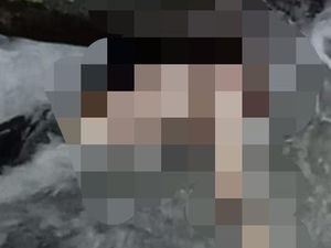 Mayat Wanita Bertato Winda Ditemukan di Sungai Jimbe Blitar Mayat Wanita Bertato Winda Ditemukan di Sungai Jimbe Blitar
