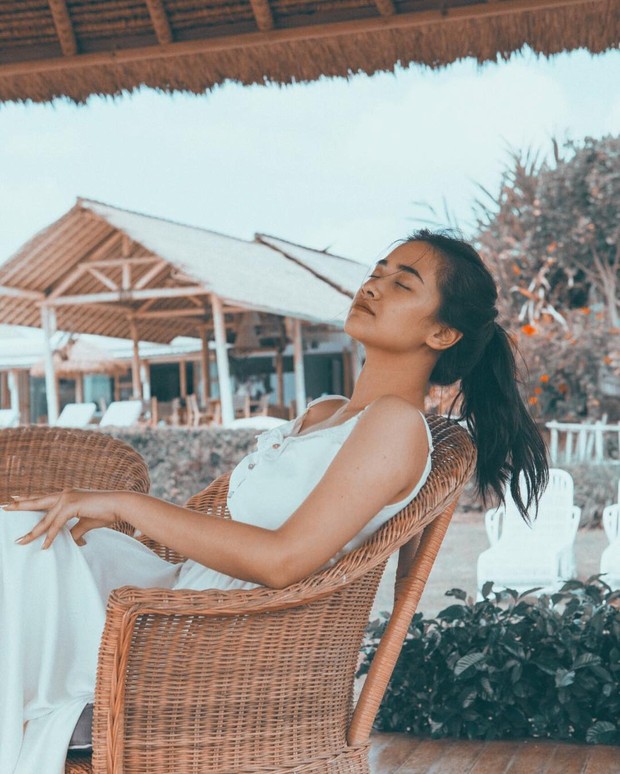 Sepertinya ini juga menjadi salah satu sifat kepribadian dari Nadya Arina yang berzodiak Libra yang mungkin paling terkenal, yaitu pendekatan mereka yang agak dingin dan santai terhadap kehidupan.