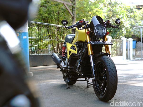 Intip Sangarnya Tampilan Modifikasi Yamaha XMAX 250 Bergaya Moge Cafe Racer