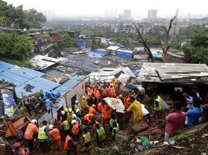 Longsor di Permukiman Kumuh India, 30 Orang Tewas Longsor di Permukiman Kumuh India, 30 Orang Tewas