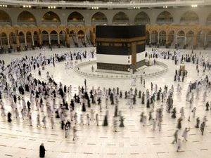 MUI: Kabah Metaverse Tak Bisa untuk Haji, tapi Bisa Manasik MUI: Kabah Metaverse Tak Bisa untuk Haji, tapi Bisa Manasik