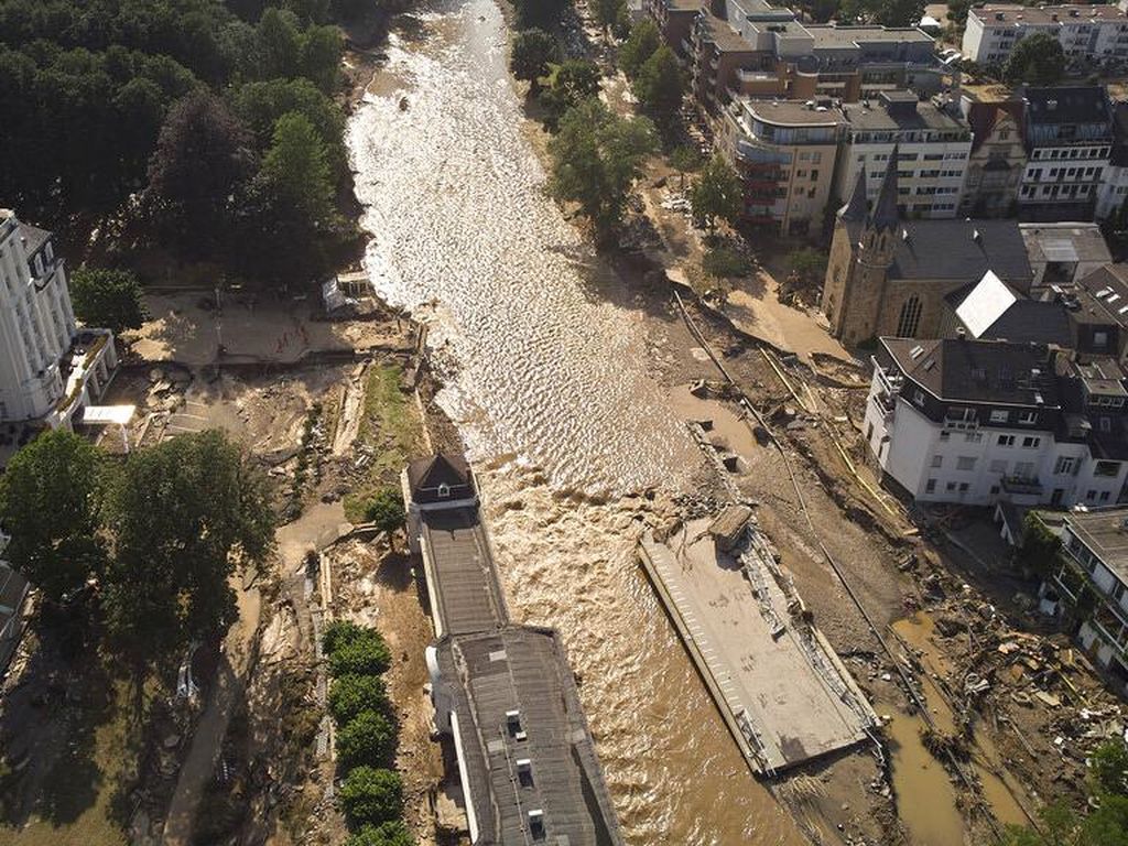 Banjir di Sejumlah Negara Eropa Dampak Nyata Perubahan Iklim Banjir di Sejumlah Negara Eropa Dampak Nyata Perubahan Iklim