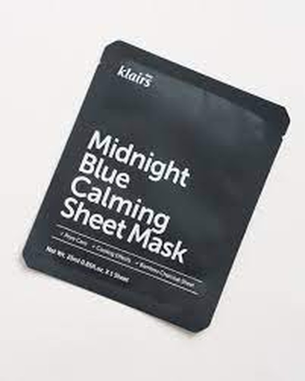 Dear Klairs Midnight Blue Calming Sheet Mask / Foto : sokoglam.com Dear Klairs Midnight Blue Calming Sheet Mask / Foto : sokoglam.com