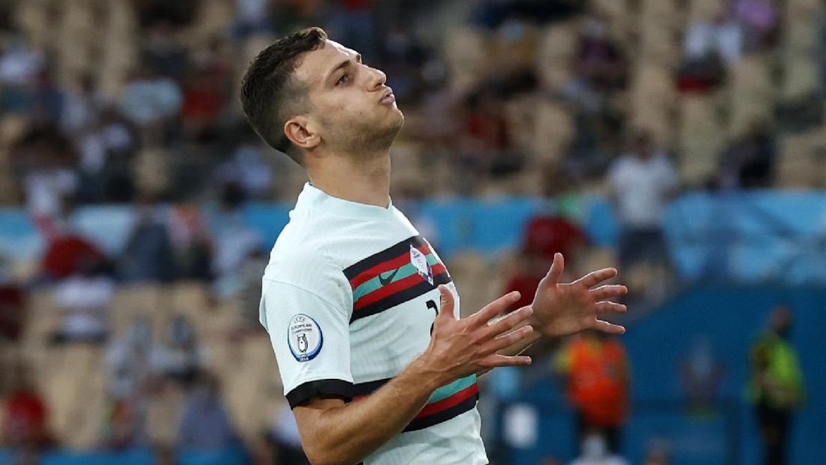 Diogo Dalot masuk radar Real Madrid. (Foto: Getty Images/Marcelo Del Pozo - Pool)