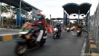 H-1 Idul Adha, Warga Mulai Ramai Lewati Suramadu