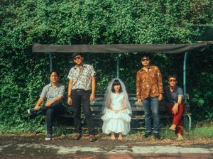 Indische Party Kisahkan Perasaan Muram dalam Duka Akhir Kemarau Indische Party Kisahkan Perasaan Muram dalam Duka Akhir Kemarau
