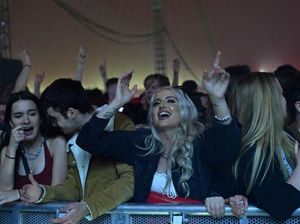 Pembatasan COVID-19 Dicabut, Warga Inggris Ramai-ramai Dugem Tanpa Masker