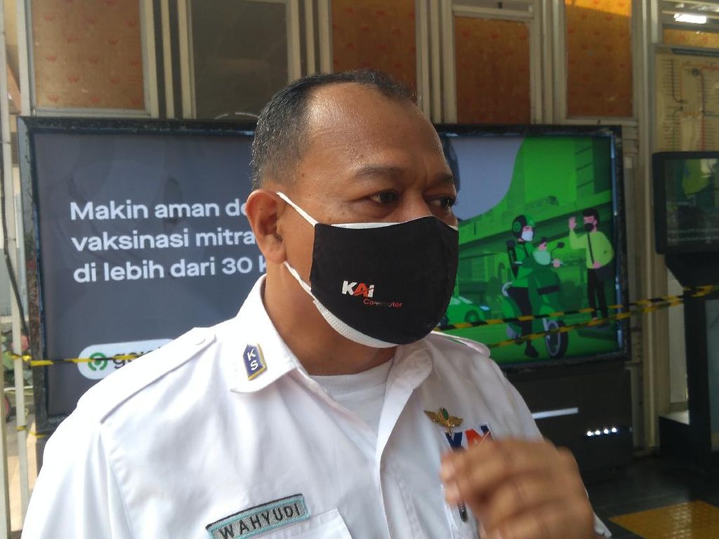 STRP Berlaku, Pengguna KRL di Stasiun Pondok Ranji Turun Drastis STRP Berlaku, Pengguna KRL di Stasiun Pondok Ranji Turun Drastis