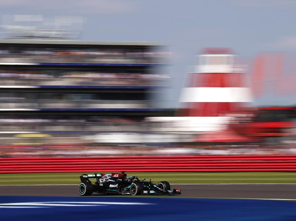 Dituding Bikin Verstappen Celaka, Ini Respons Hamilton Dituding Bikin Verstappen Celaka, Ini Respons Hamilton