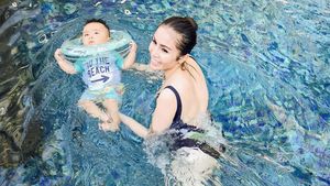Momo Eks Geisha Berenang di Bali, Airnya Disebut Kalah Bening
