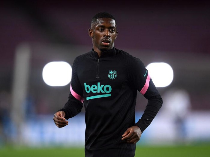 BARCELONA, SPAIN - FEBRUARY 16: Ousmane Dembele of FC Barcelona looks on during the warm up prior to the UEFA Champions League Round of 16 match between FC Barcelona and Paris Saint-Germain at Camp Nou on February 16, 2021 in Barcelona, Spain. Sporting stadiums around Spain remain under strict restrictions due to the Coronavirus Pandemic as Government social distancing laws prohibit fans inside venues resulting in games being played behind closed doors. (Photo by David Ramos/Getty Images)