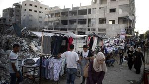 Sambut Idul Adha, PKL di Palestina Gelar Lapak Diantara Reruntuhan